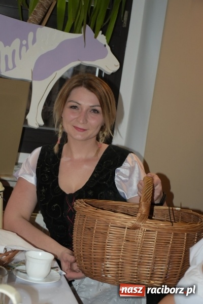 Zdjęcie w galerii na portalu naszraciborz.pl: Bez liczenia kalorii. Pół tysiąca pączków na tłustym czwartku w Tworkowie  wiadomości z regionu