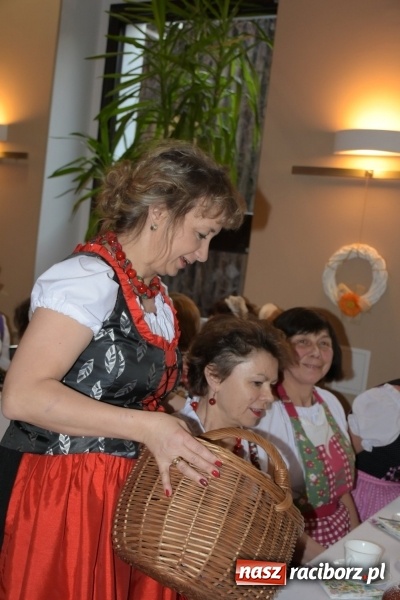 Zdjęcie w galerii na portalu naszraciborz.pl: Bez liczenia kalorii. Pół tysiąca pączków na tłustym czwartku w Tworkowie  wiadomości z regionu