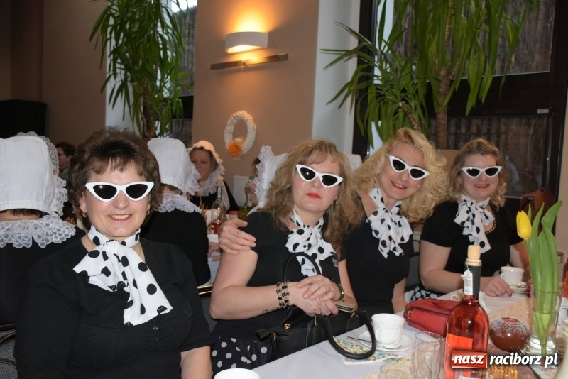 Zdjęcie w galerii na portalu naszraciborz.pl: Bez liczenia kalorii. Pół tysiąca pączków na tłustym czwartku w Tworkowie  wiadomości z regionu