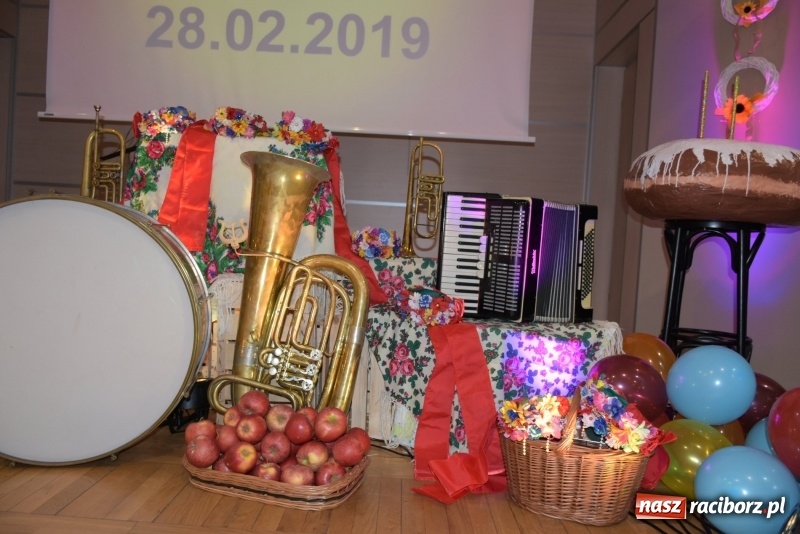 Zdjęcie w galerii na portalu naszraciborz.pl: Bez liczenia kalorii. Pół tysiąca pączków na tłustym czwartku w Tworkowie  wiadomości z regionu