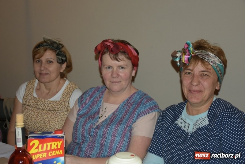 Zdjęcie w galerii na portalu naszraciborz.pl: Bez liczenia kalorii. Pół tysiąca pączków na tłustym czwartku w Tworkowie  wiadomości z regionu