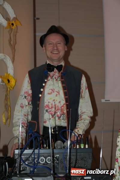 Zdjęcie w galerii na portalu naszraciborz.pl: Bez liczenia kalorii. Pół tysiąca pączków na tłustym czwartku w Tworkowie  wiadomości z regionu