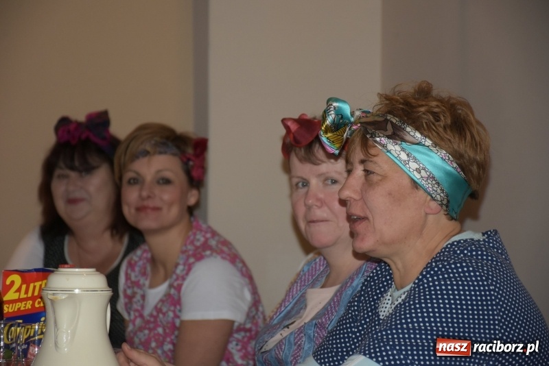 Zdjęcie w galerii na portalu naszraciborz.pl: Bez liczenia kalorii. Pół tysiąca pączków na tłustym czwartku w Tworkowie  wiadomości z regionu