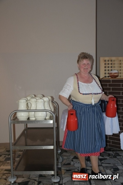 Zdjęcie w galerii na portalu naszraciborz.pl: Bez liczenia kalorii. Pół tysiąca pączków na tłustym czwartku w Tworkowie  wiadomości z regionu