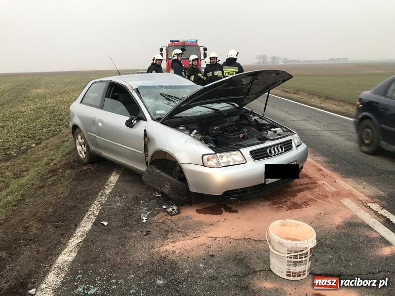 Zdjęcie w galerii na portalu naszraciborz.pl: Dachowanie audi na trasie Żerdziny-Kornice [FOTO] wiadomości z regionu