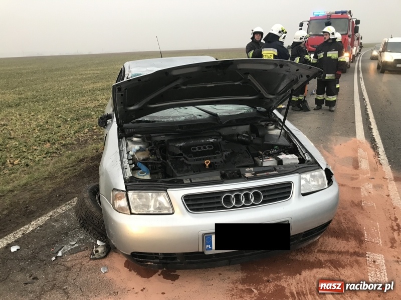 Zdjęcie w galerii na portalu naszraciborz.pl: Dachowanie audi na trasie Żerdziny-Kornice [FOTO] wiadomości z regionu