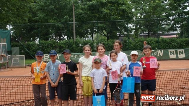 Zdjęcie w galerii na portalu naszraciborz.pl: Zmagania tenisowe z okazji Dnia Dziecka wiadomości z regionu