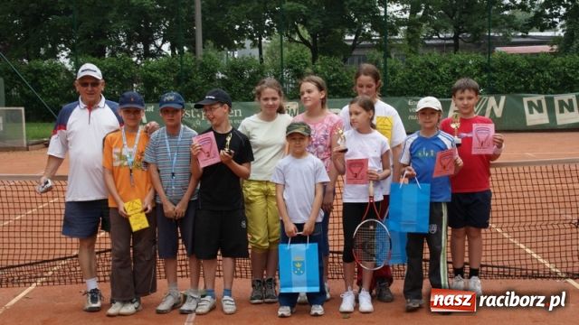 Zdjęcie w galerii na portalu naszraciborz.pl: Zmagania tenisowe z okazji Dnia Dziecka wiadomości z regionu