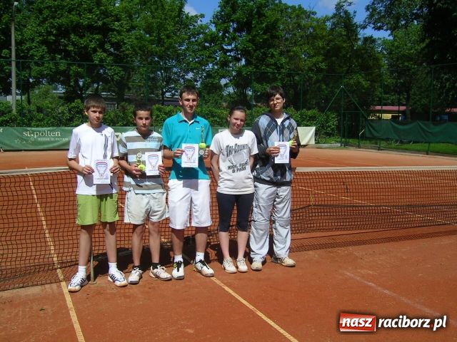 Zdjęcie w galerii na portalu naszraciborz.pl: Zmagania tenisowe z okazji Dnia Dziecka wiadomości z regionu