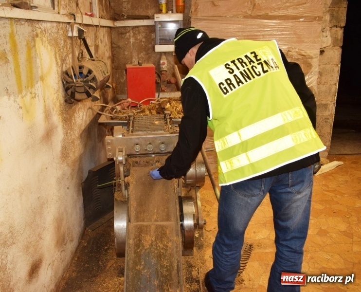 Zdjęcie w galerii na portalu naszraciborz.pl: Pogranicznicy przejęli ponad dwie tony krajanki tytoniowej wiadomości z regionu