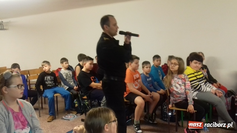 Zdjęcie w galerii na portalu naszraciborz.pl: Ogólnopolska akcja edukacyjno-prewencyjna Nie dla Czadu w SP 15 wiadomości z regionu