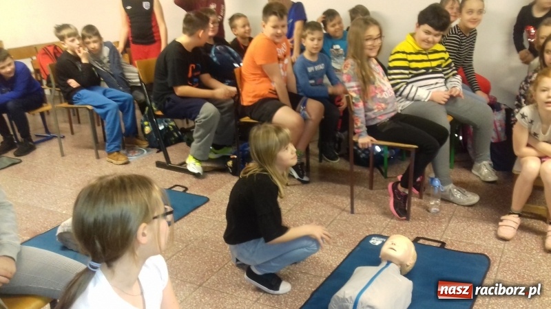 Zdjęcie w galerii na portalu naszraciborz.pl: Ogólnopolska akcja edukacyjno-prewencyjna Nie dla Czadu w SP 15 wiadomości z regionu