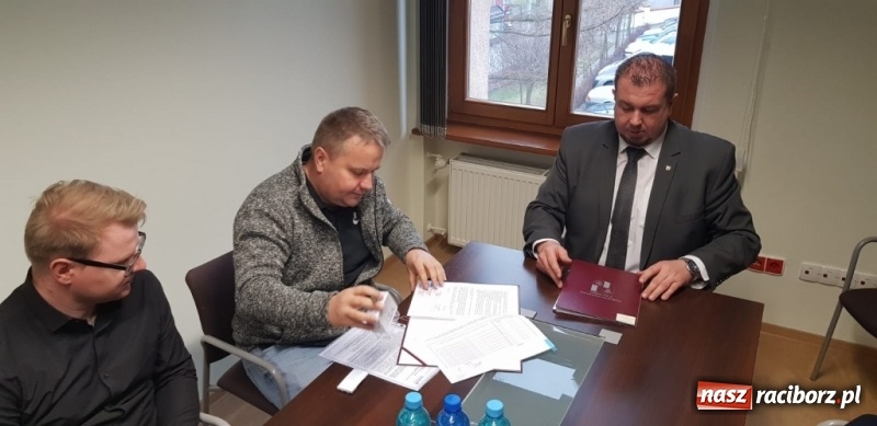 Zdjęcie w galerii na portalu naszraciborz.pl: Umowa na remont ul. Łąkowej i Kościuszki podpisana  wiadomości z regionu