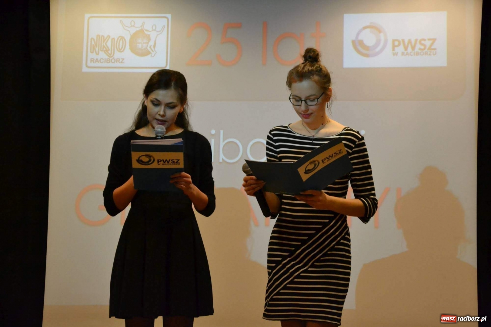 Zdjęcie w galerii na portalu naszraciborz.pl: Na Zamku Piastowskim świętowano jubileusz 25-lecia raciborskiej Germanistyki  wiadomości z regionu