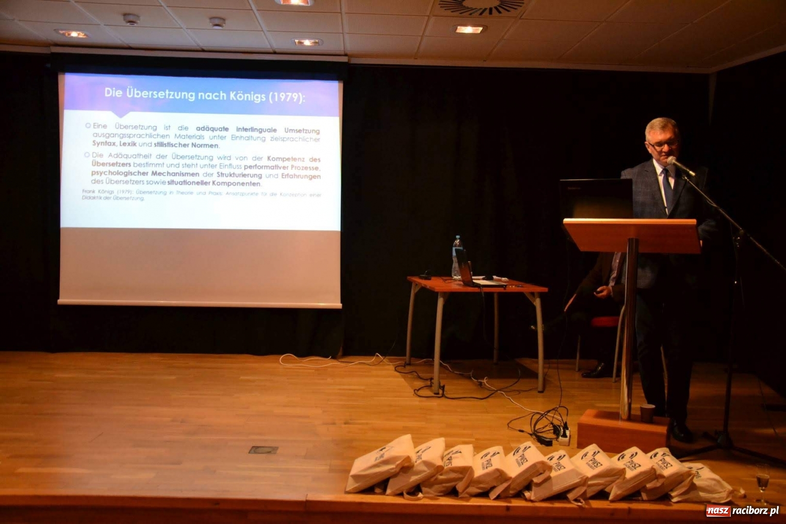 Zdjęcie w galerii na portalu naszraciborz.pl: Na Zamku Piastowskim świętowano jubileusz 25-lecia raciborskiej Germanistyki  wiadomości z regionu