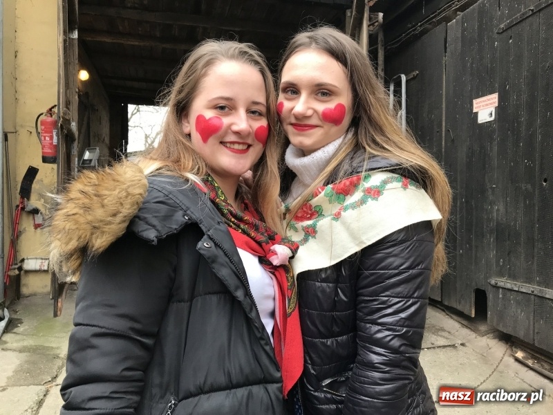 Zdjęcie w galerii na portalu naszraciborz.pl: Młoda para, małpice, misie i kominiarz. Samborowicki tanzbär na koniec karnawału  wiadomości z regionu