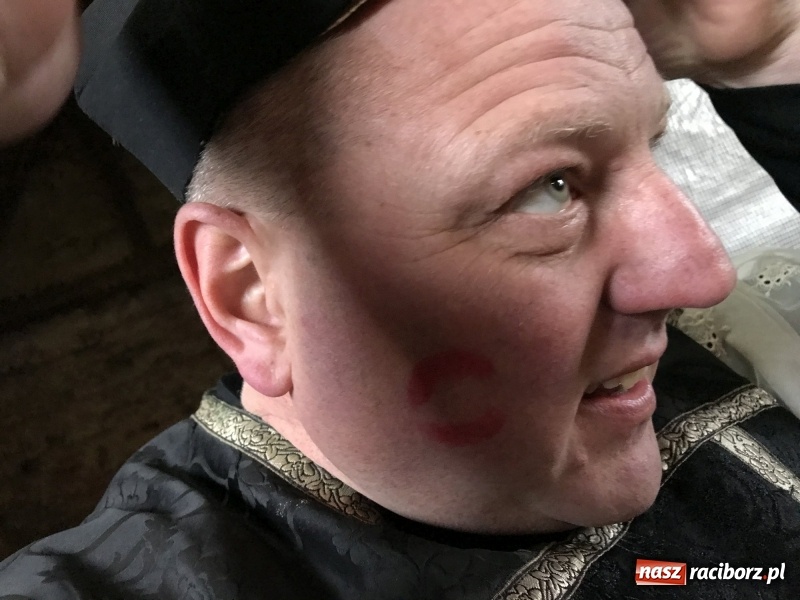 Zdjęcie w galerii na portalu naszraciborz.pl: Młoda para, małpice, misie i kominiarz. Samborowicki tanzbär na koniec karnawału  wiadomości z regionu