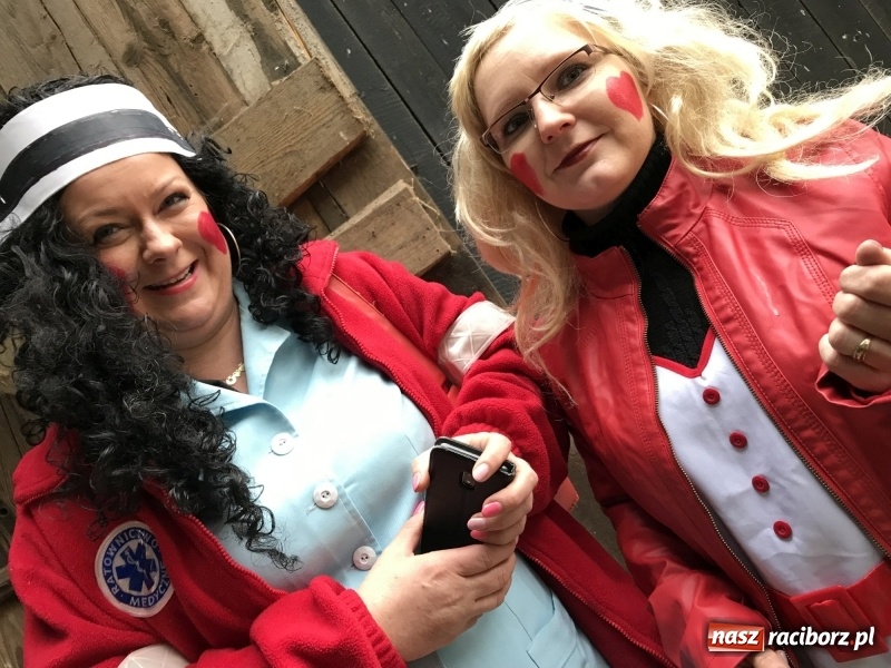 Zdjęcie w galerii na portalu naszraciborz.pl: Młoda para, małpice, misie i kominiarz. Samborowicki tanzbär na koniec karnawału  wiadomości z regionu