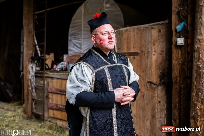 Zdjęcie w galerii na portalu naszraciborz.pl: Młoda para, małpice, misie i kominiarz. Samborowicki tanzbär na koniec karnawału  wiadomości z regionu