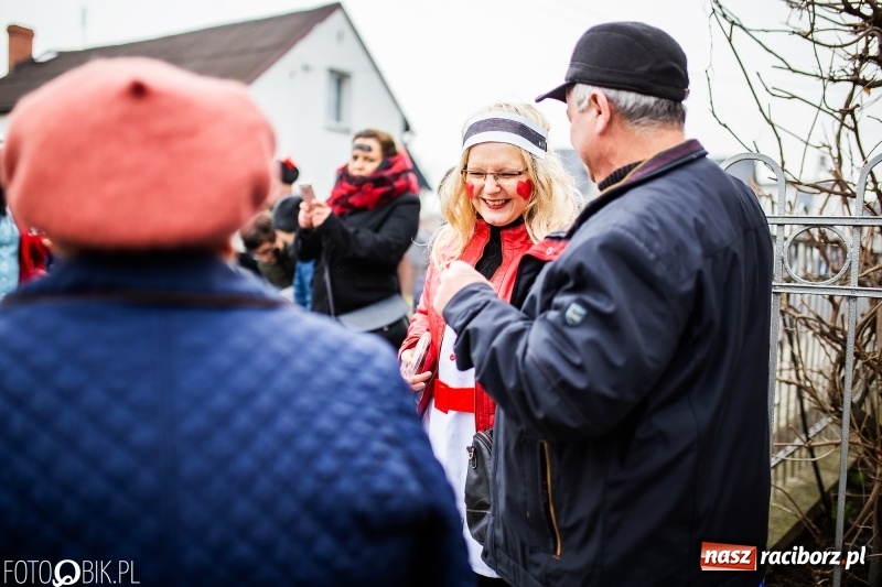 Zdjęcie w galerii na portalu naszraciborz.pl: Młoda para, małpice, misie i kominiarz. Samborowicki tanzbär na koniec karnawału  wiadomości z regionu
