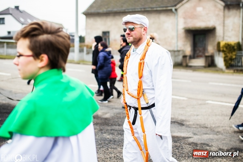 Zdjęcie w galerii na portalu naszraciborz.pl: Młoda para, małpice, misie i kominiarz. Samborowicki tanzbär na koniec karnawału  wiadomości z regionu