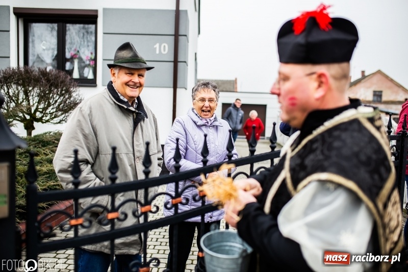Zdjęcie w galerii na portalu naszraciborz.pl: Młoda para, małpice, misie i kominiarz. Samborowicki tanzbär na koniec karnawału  wiadomości z regionu