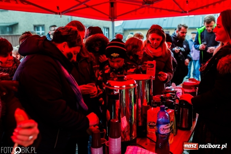 Zdjęcie w galerii na portalu naszraciborz.pl: Młoda para, małpice, misie i kominiarz. Samborowicki tanzbär na koniec karnawału  wiadomości z regionu