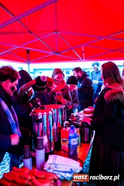 Zdjęcie w galerii na portalu naszraciborz.pl: Młoda para, małpice, misie i kominiarz. Samborowicki tanzbär na koniec karnawału  wiadomości z regionu