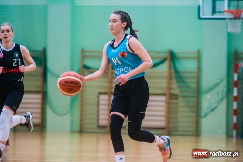 Zdjęcie w galerii na portalu naszraciborz.pl: Do czternastu razy sztuka. Koszykarki RKK AZS Racibórz z pierwszą wygraną w sezonie wiadomości z regionu