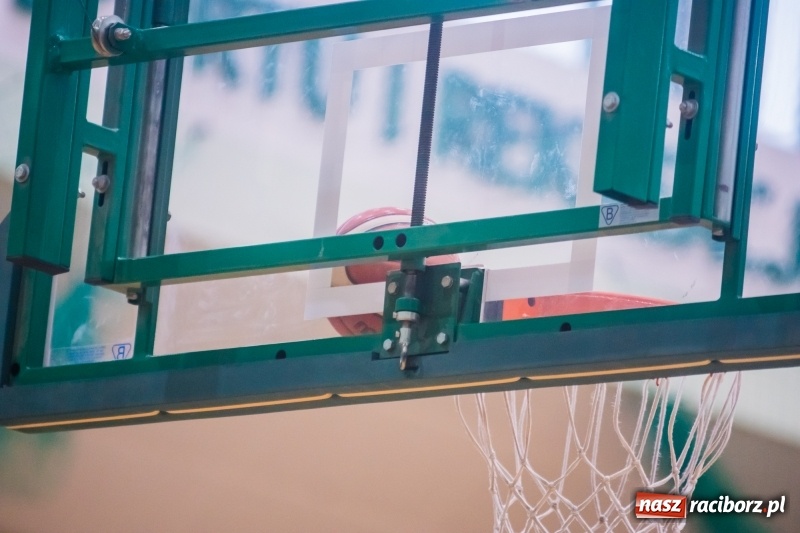 Zdjęcie w galerii na portalu naszraciborz.pl: Do czternastu razy sztuka. Koszykarki RKK AZS Racibórz z pierwszą wygraną w sezonie wiadomości z regionu