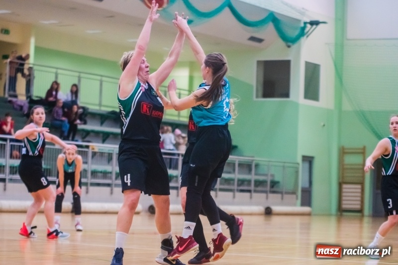 Zdjęcie w galerii na portalu naszraciborz.pl: Do czternastu razy sztuka. Koszykarki RKK AZS Racibórz z pierwszą wygraną w sezonie wiadomości z regionu