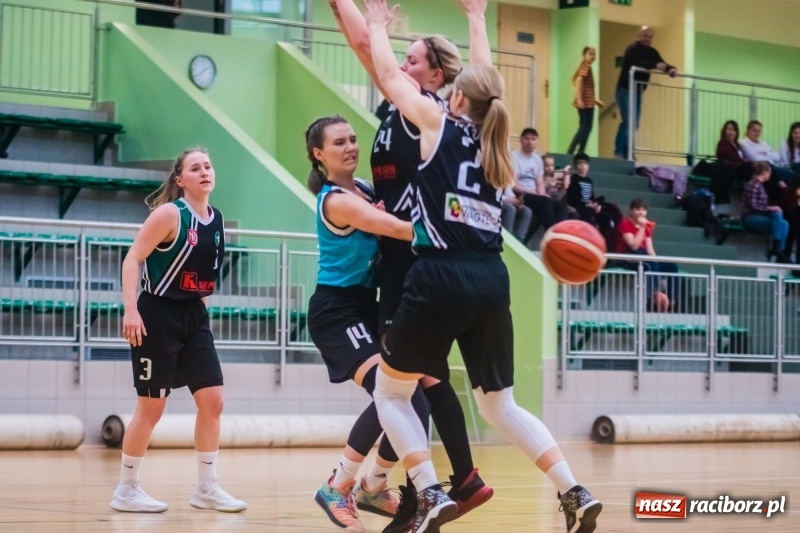 Zdjęcie w galerii na portalu naszraciborz.pl: Do czternastu razy sztuka. Koszykarki RKK AZS Racibórz z pierwszą wygraną w sezonie wiadomości z regionu