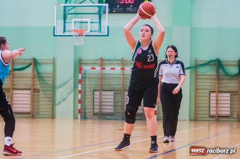 Zdjęcie w galerii na portalu naszraciborz.pl: Do czternastu razy sztuka. Koszykarki RKK AZS Racibórz z pierwszą wygraną w sezonie wiadomości z regionu
