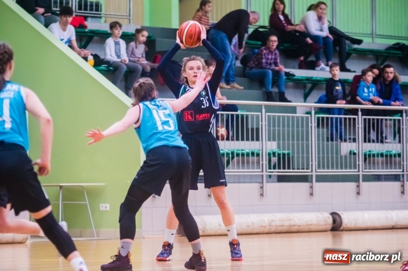 Zdjęcie w galerii na portalu naszraciborz.pl: Do czternastu razy sztuka. Koszykarki RKK AZS Racibórz z pierwszą wygraną w sezonie wiadomości z regionu