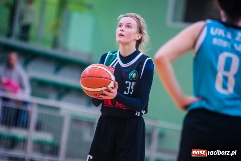 Zdjęcie w galerii na portalu naszraciborz.pl: Do czternastu razy sztuka. Koszykarki RKK AZS Racibórz z pierwszą wygraną w sezonie wiadomości z regionu