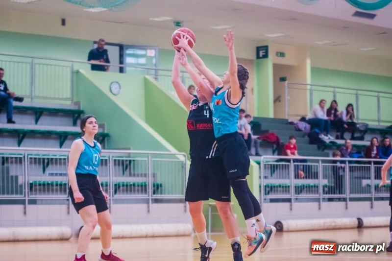 Zdjęcie w galerii na portalu naszraciborz.pl: Do czternastu razy sztuka. Koszykarki RKK AZS Racibórz z pierwszą wygraną w sezonie wiadomości z regionu