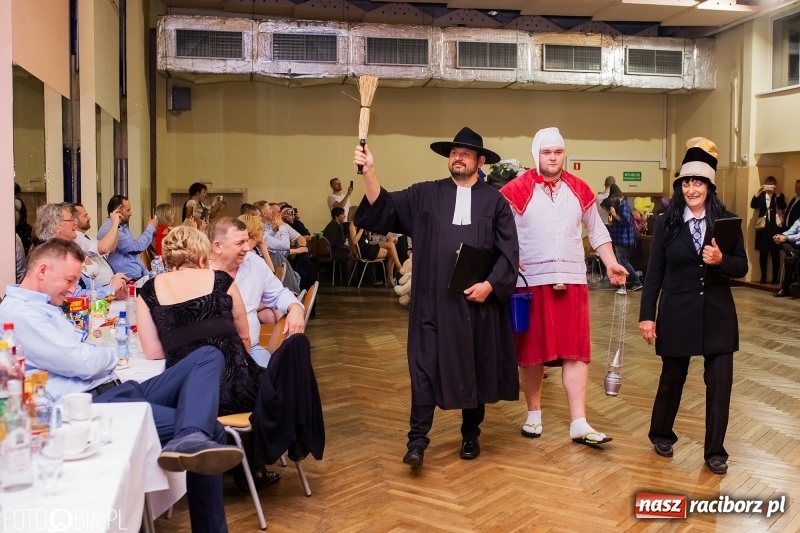 Zdjęcie w galerii na portalu naszraciborz.pl: Krzanowice zapraszają na pogrzeb basa  wiadomości z regionu