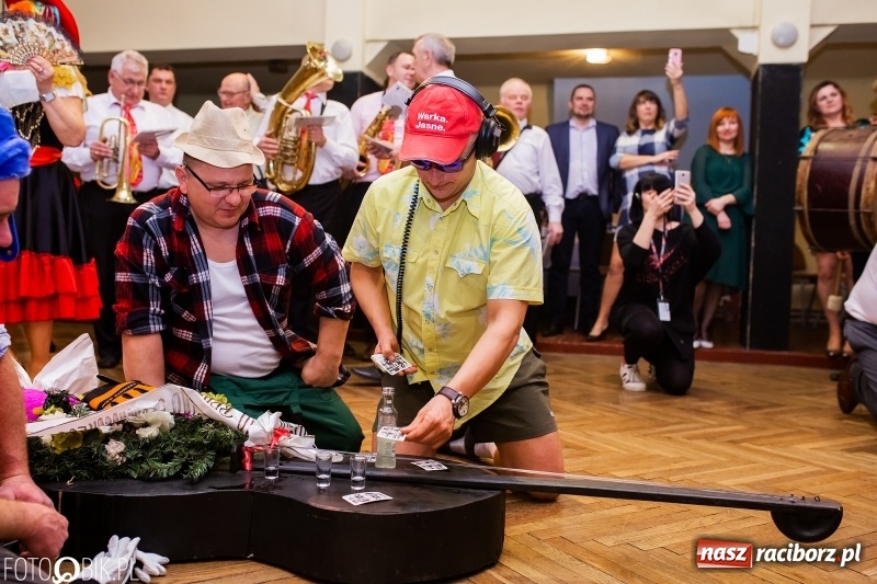 Zdjęcie w galerii na portalu naszraciborz.pl: Krzanowice zapraszają na pogrzeb basa  wiadomości z regionu