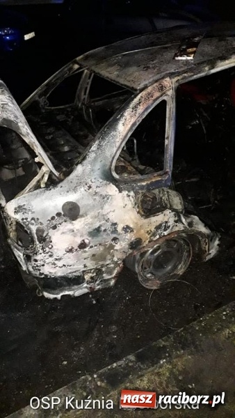 Zdjęcie w galerii na portalu naszraciborz.pl: Niespokojna noc strażaków. Spalone auto i pożar domu wiadomości z regionu