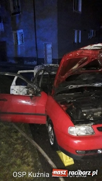 Zdjęcie w galerii na portalu naszraciborz.pl: Niespokojna noc strażaków. Spalone auto i pożar domu wiadomości z regionu