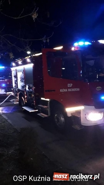 Zdjęcie w galerii na portalu naszraciborz.pl: Niespokojna noc strażaków. Spalone auto i pożar domu wiadomości z regionu