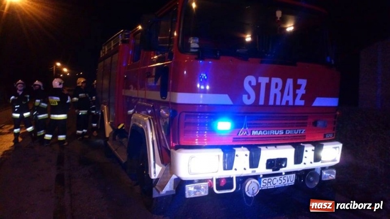Zdjęcie w galerii na portalu naszraciborz.pl: Niespokojna noc strażaków. Spalone auto i pożar domu wiadomości z regionu