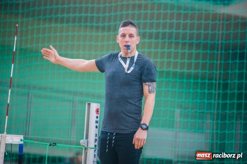 Zdjęcie w galerii na portalu naszraciborz.pl: Niedzielne emocje w Raciborskiej Lidze Piłki Siatkowej wiadomości z regionu