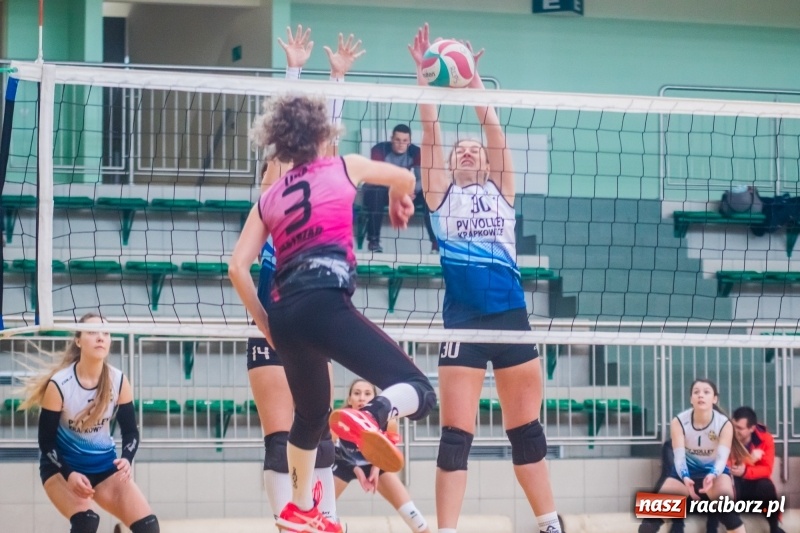 Zdjęcie w galerii na portalu naszraciborz.pl: Niedzielne emocje w Raciborskiej Lidze Piłki Siatkowej wiadomości z regionu