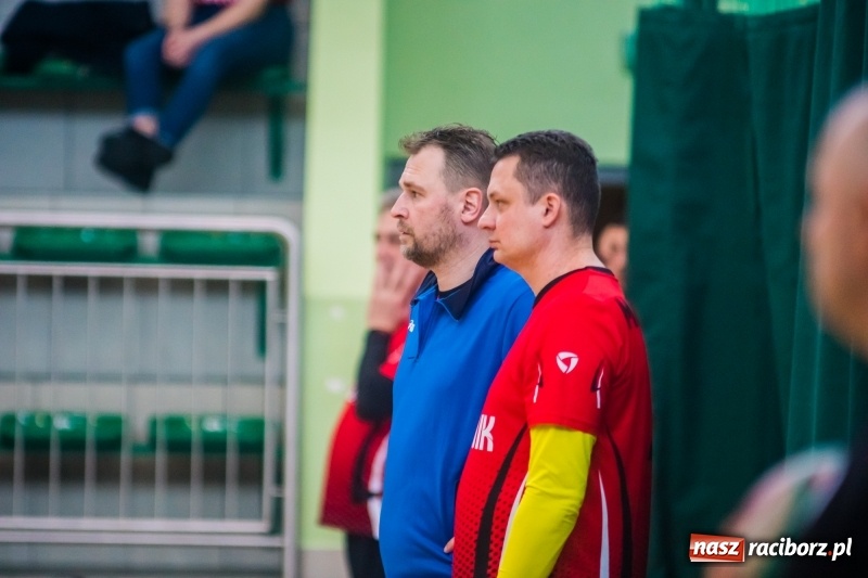 Zdjęcie w galerii na portalu naszraciborz.pl: Niedzielne emocje w Raciborskiej Lidze Piłki Siatkowej wiadomości z regionu