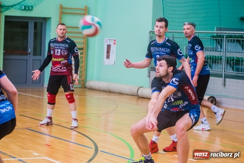 Zdjęcie w galerii na portalu naszraciborz.pl: Niedzielne emocje w Raciborskiej Lidze Piłki Siatkowej wiadomości z regionu