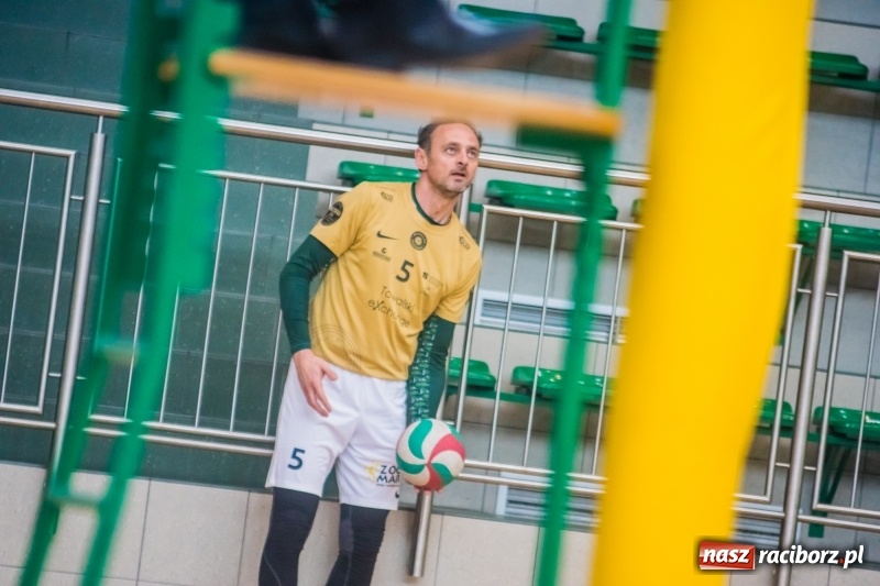 Zdjęcie w galerii na portalu naszraciborz.pl: Niedzielne emocje w Raciborskiej Lidze Piłki Siatkowej wiadomości z regionu