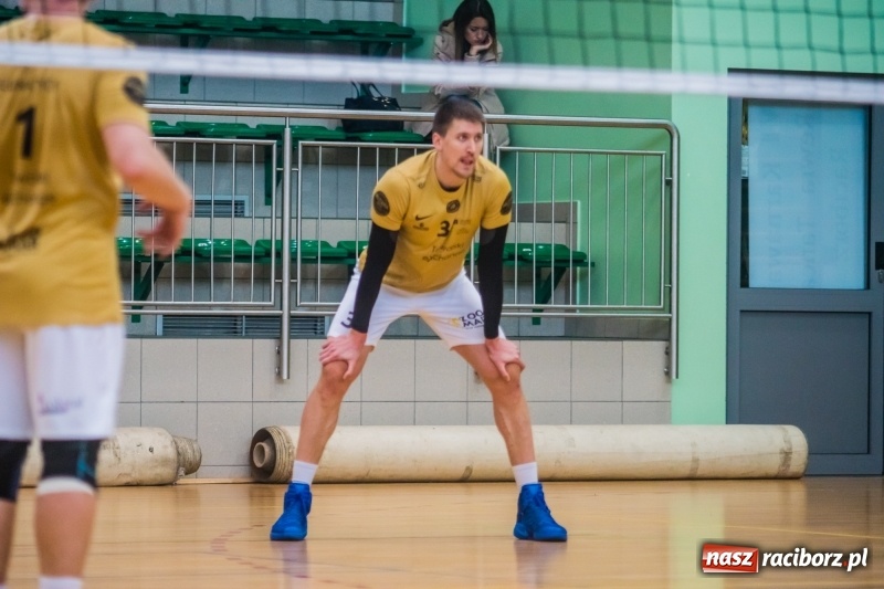 Zdjęcie w galerii na portalu naszraciborz.pl: Niedzielne emocje w Raciborskiej Lidze Piłki Siatkowej wiadomości z regionu
