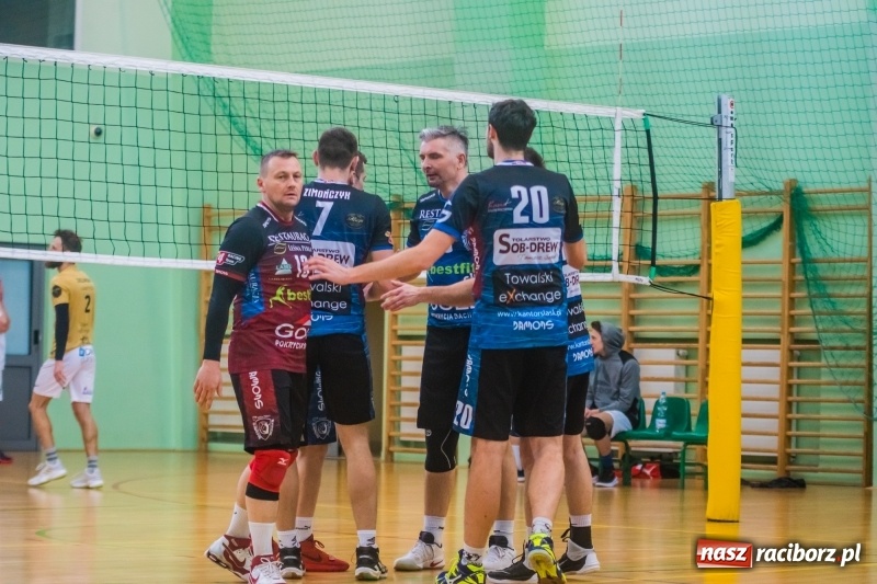 Zdjęcie w galerii na portalu naszraciborz.pl: Niedzielne emocje w Raciborskiej Lidze Piłki Siatkowej wiadomości z regionu