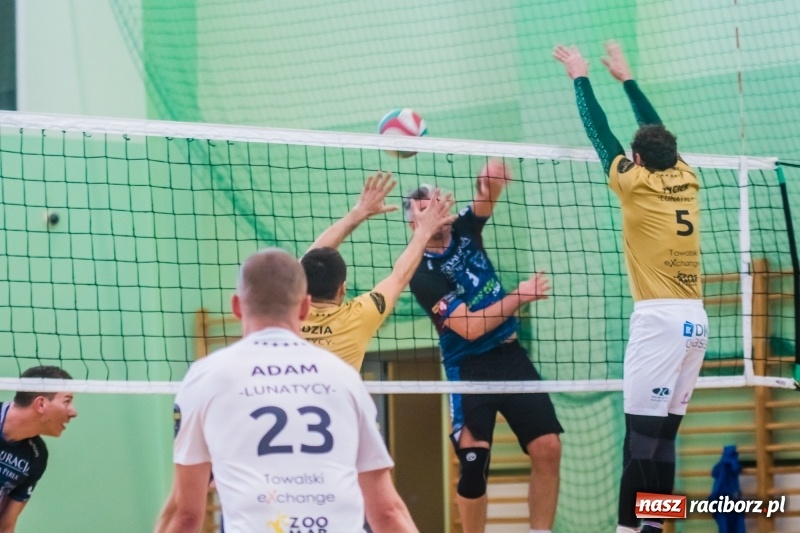 Zdjęcie w galerii na portalu naszraciborz.pl: Niedzielne emocje w Raciborskiej Lidze Piłki Siatkowej wiadomości z regionu